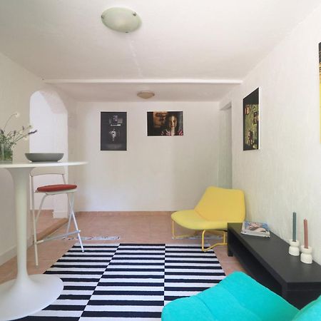 Apartments-Estate Under The Paintbrush فيس المظهر الخارجي الصورة